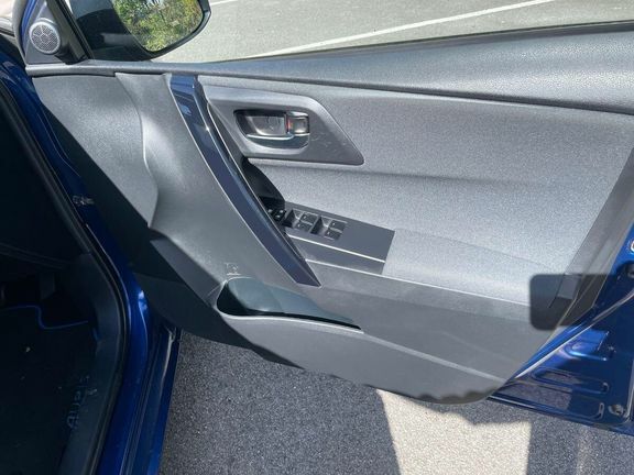 Toyota Auris Excel Blue #34