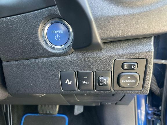 Toyota Auris Excel Blue #37