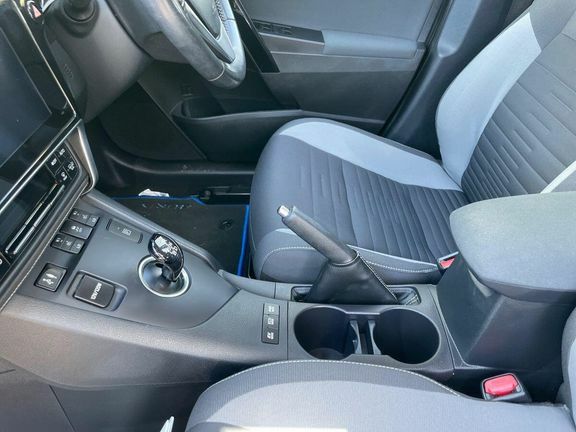 Toyota Auris Excel Blue #31