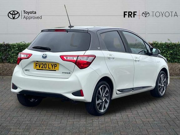 Toyota Yaris Y20 Bi-tone 1.5 Hybrid #2