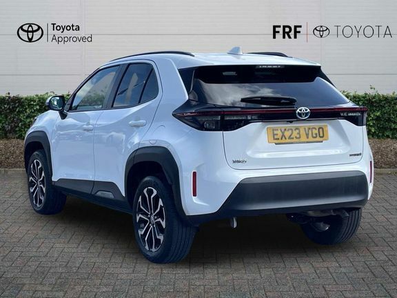Toyota Yaris Cross Design Fwd White #4