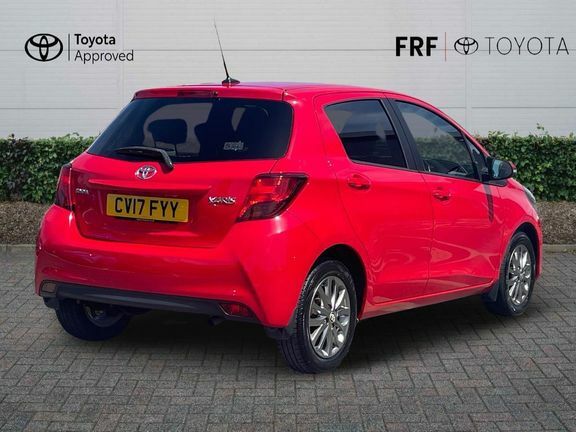Toyota Yaris Icon 1.33M Navi Red #2