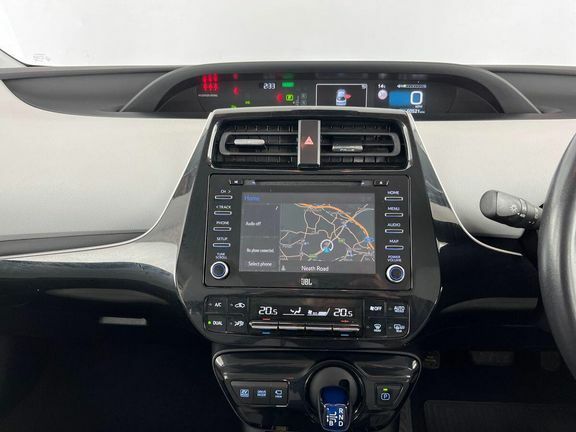 Toyota Prius Excel White #9