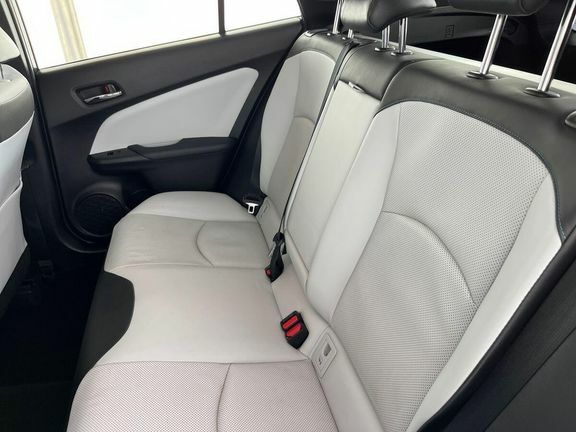 Toyota Prius Excel White #15