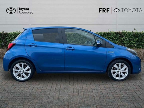 Toyota Yaris Icon Red #23