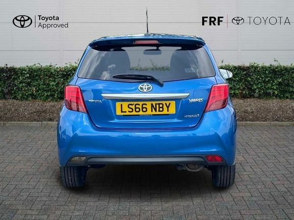Toyota Yaris Icon Red #26