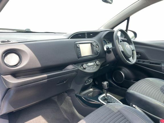 Toyota Yaris Excel 1.5Cvt Premium Blue #5