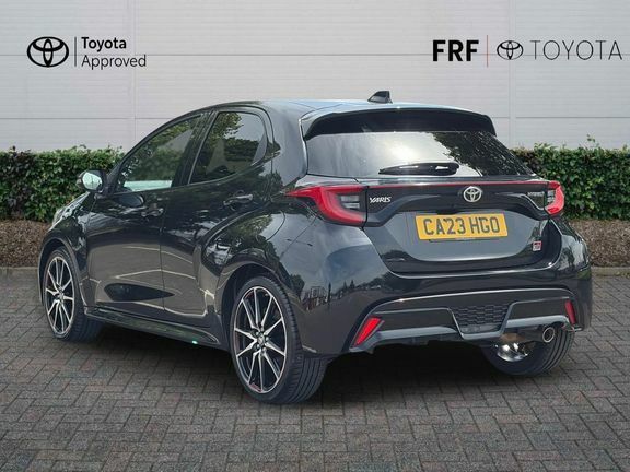 Toyota Yaris Gr Sport Black #4