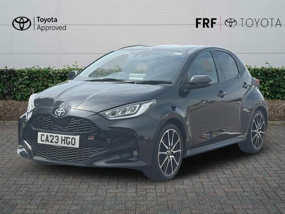 Toyota Yaris Gr Sport Black #3