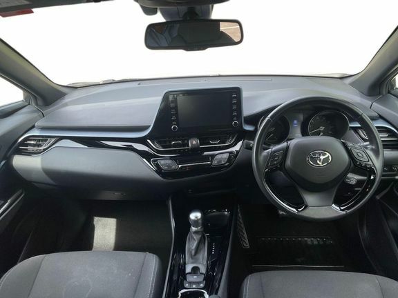Toyota C-Hr Design 1.8 White #6