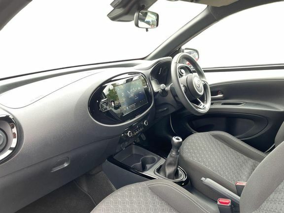 Toyota Aygo X Edge White #5