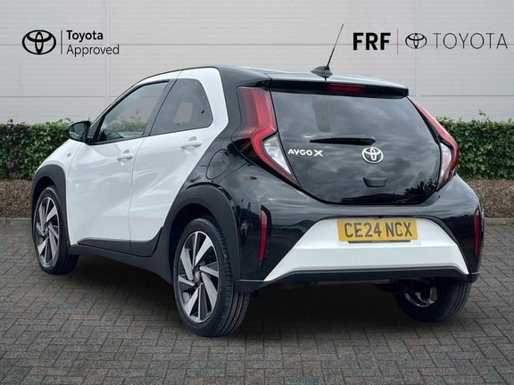 Toyota Aygo X Edge White #4