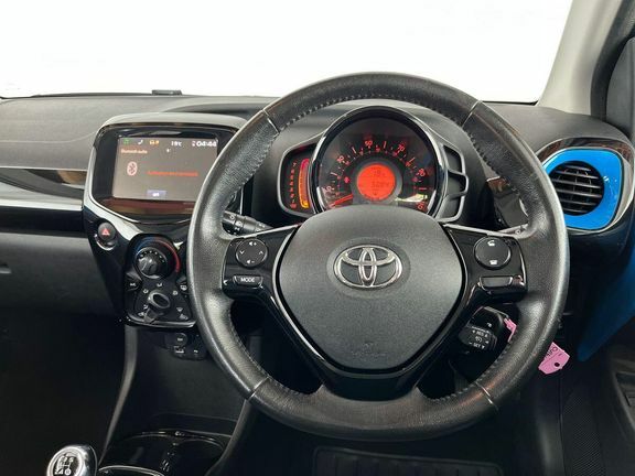 Toyota Aygo X X-pression Red #7