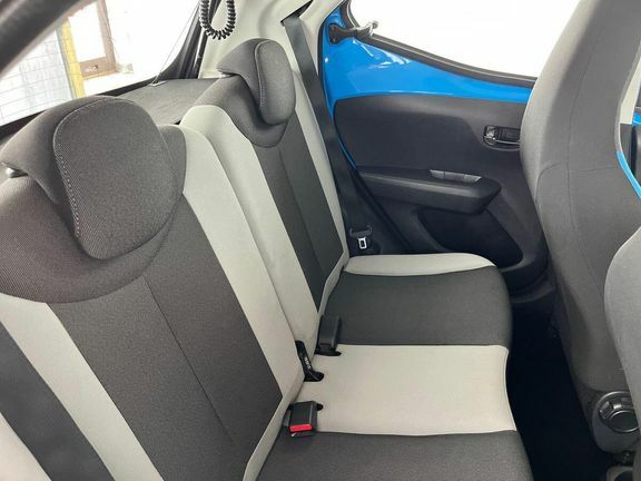 Toyota Aygo X X-pression Red #8