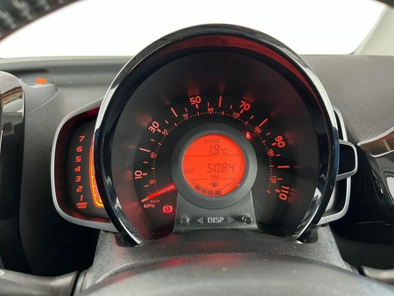 Toyota Aygo X X-pression Red #11