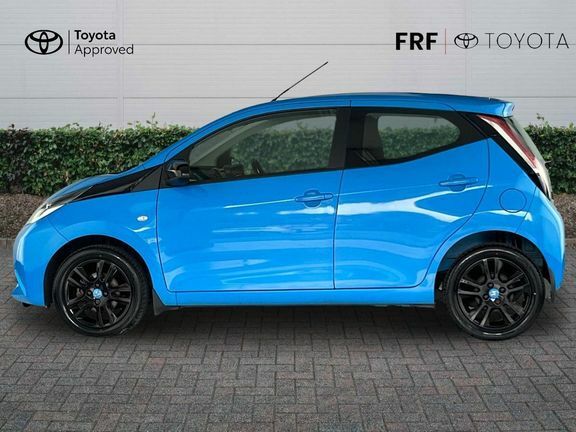 Toyota Aygo X X-pression Red #24