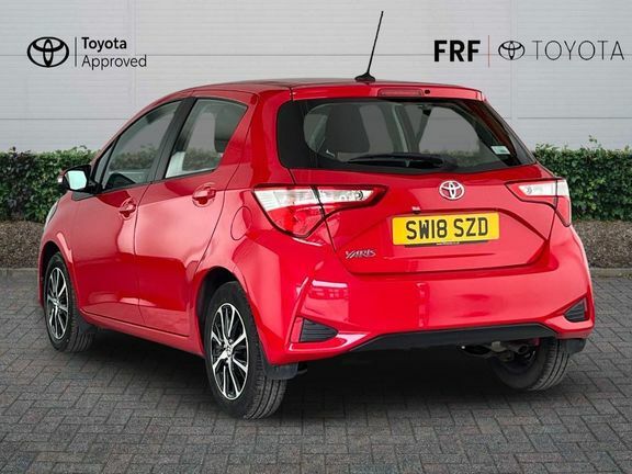 Toyota Yaris Icon Tech 1.5M Red #4