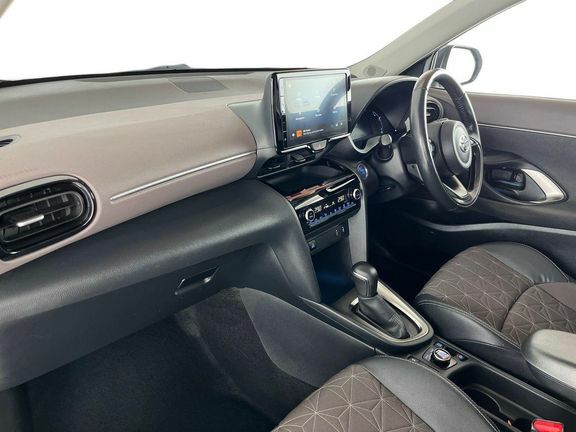 Toyota Yaris Cross Excel Awd YR72UYX Silver #5