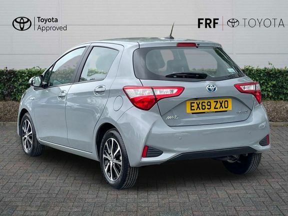 Toyota Yaris Icon Tech 1.5 Hybrid EX69ZXO Grey #4