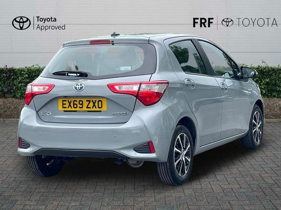 Toyota Yaris Icon Tech 1.5 Hybrid EX69ZXO Grey #2