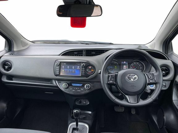 Toyota Yaris Icon Tech 1.5 Hybrid EX69ZXO Grey #6