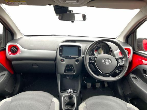 Toyota Aygo X X-trend Tss Red #6