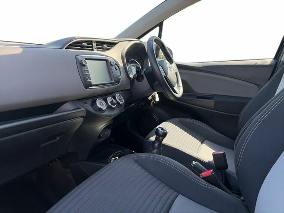 Toyota Yaris 1.0 Vvt-i Icon Euro 6 Grey #5
