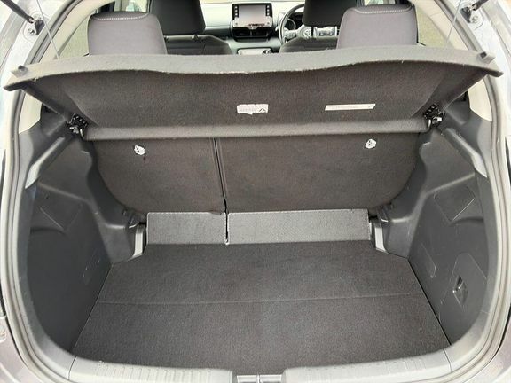 Toyota Yaris Hatchback #13