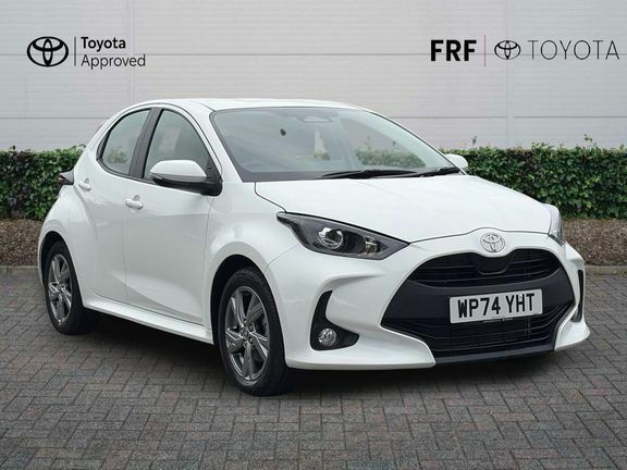 Toyota Yaris Icon White