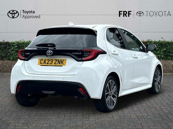 Toyota Yaris Excel White #2