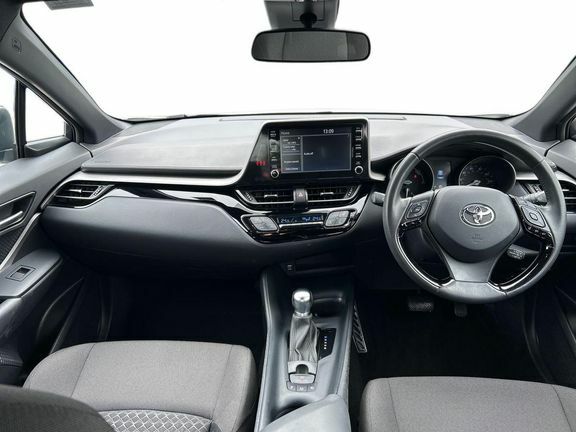 Toyota C-Hr Icon 1.8 White #6