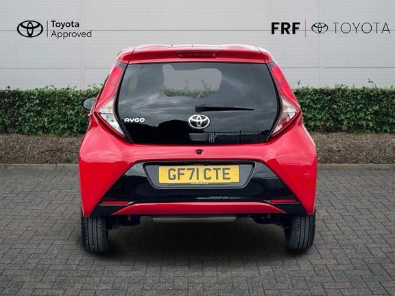 Toyota Aygo X X-play White #26