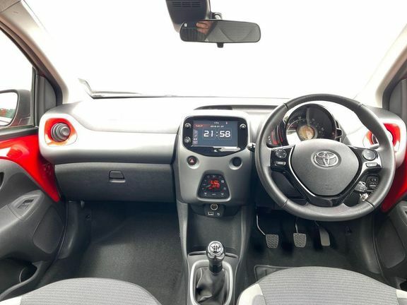 Toyota Aygo X X-trend Tss Red #6