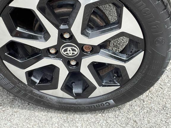 Toyota Aygo X X-play White #37