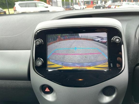 Toyota Aygo X X-play White #17