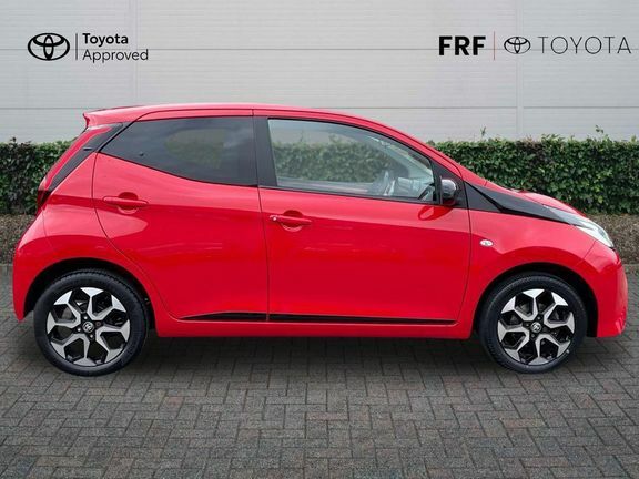 Toyota Aygo X X-play White #23