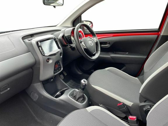 Toyota Aygo X X-trend Tss Red #5