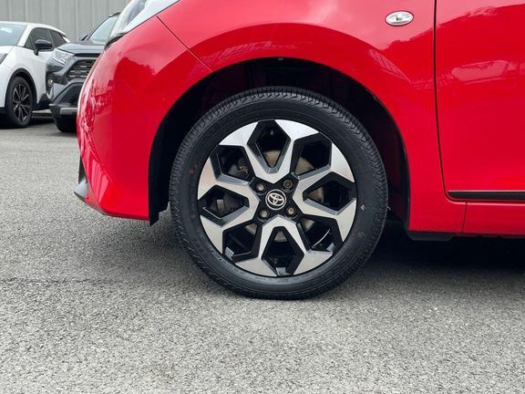 Toyota Aygo X X-play White #25