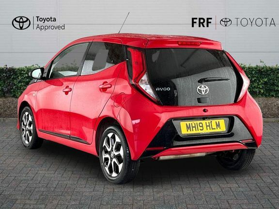 Toyota Aygo X X-trend M Red #4