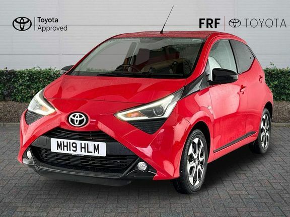 Toyota Aygo X X-trend M Red #3