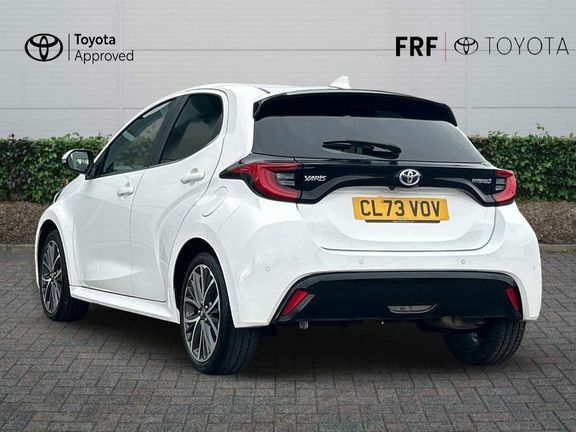 Toyota Yaris Excel White #4