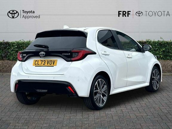 Toyota Yaris Excel White #2