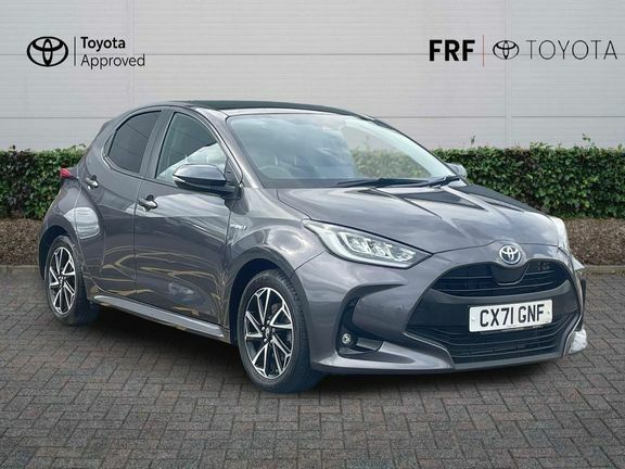 Toyota Yaris Design 1.5 Hybrid Pan Roof Grey