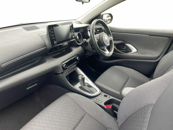 Toyota Yaris Design 1.5 Hybrid Pan Roof Grey #5