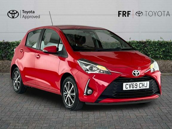 Toyota Yaris 1.5 Vvt-i Icon Tech Euro 6 Red
