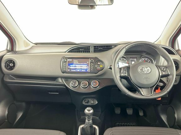 Toyota Yaris 1.5 Vvt-i Icon Tech Euro 6 Red #6