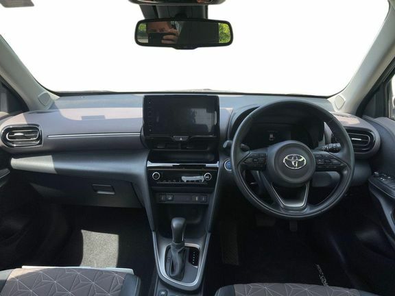Toyota Yaris Cross Excel Awd Pan Roof White #6