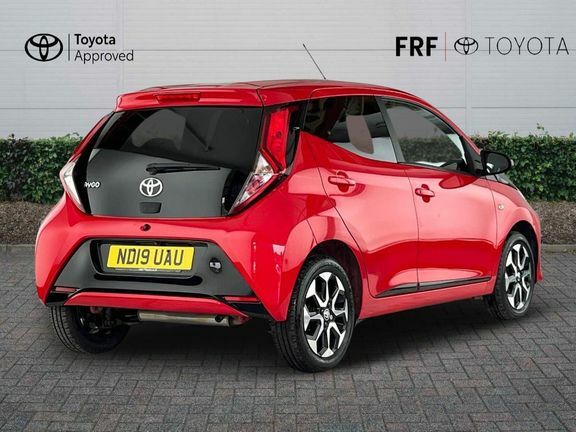 Toyota Aygo X X-trend M Red #2