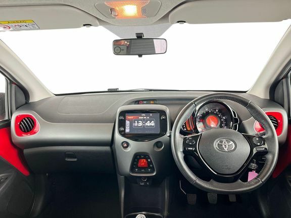 Toyota Aygo X X-trend M Red #6