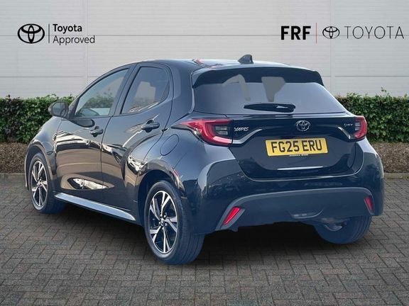Toyota Yaris Design Black #4